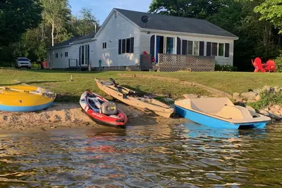 Image de Clear Waters Lakefront Cottage- On the Water-near - Mackinaw City