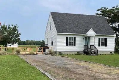 Image de Seabreeze Cottage. . . your home base for exploring Virginia's Eastern Shore!