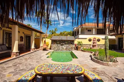 Image de Steps away from the plaza one block from the beach Discounted Rate