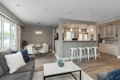 Image de (A+496)River Heights Area+ Spacious & Cozy 2 Bdr+Parking