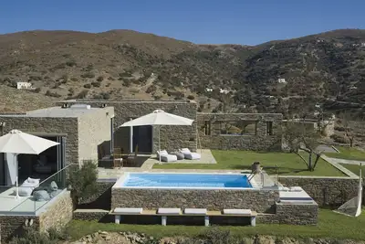 Image de Escape to Elegance: Heliades Suite – Idyllic Getaway in Andros, pool, 2-bedrooms