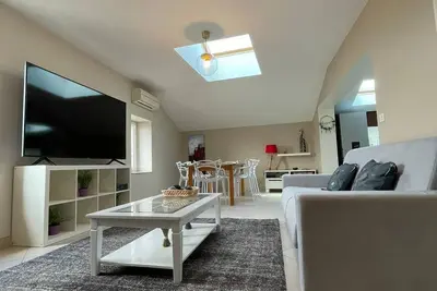 Image de Superbe Appartement Avec 2 Chambre - 9 Personnes - Parking Privé