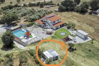 Image de Camper by the pool