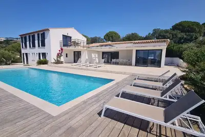 Image de Villa de 6 pièce principales, climatisée avec piscine privée