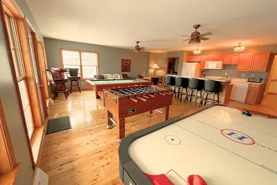 Image de Sunrise 1 - Pet-Friendly, Ski-In/Ski-Out Townhome