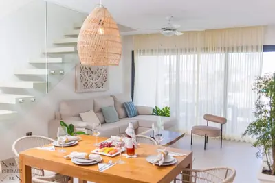 Image de Luxury Penthouse Private Rooftop Pool Terrace - 3 bed + 3 bath - Ocean View