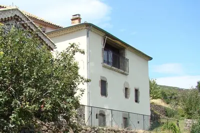 Image de Gîte 5 à 10 pers au cœur du Parc National des Monts d'Ardèche. Moyenne montagne.