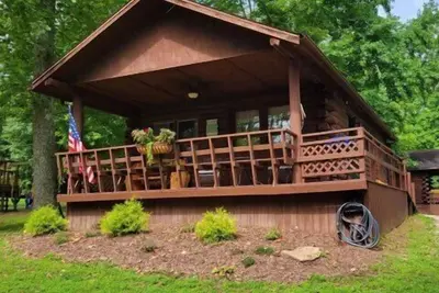 Image de Log Cabin 3 at Osborn Boat Ramp on Patoka Lake