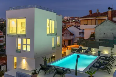 Image de This is a brand new villa that has a private swimming pool and an amazing view