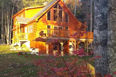 Image de Beautiful Lakeside Log Home near Acadia National Park - kayak, canoe, swim, fish