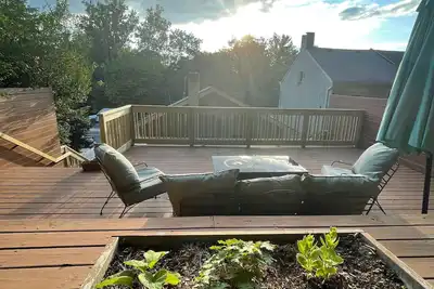 Image de Lambertville-in town-Elevated Deck-Stroll by Delaware River just blocks away