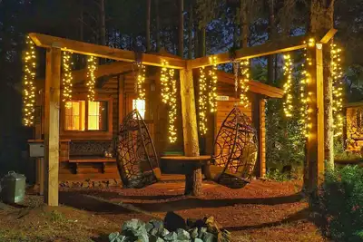 Cozy cabin in the heart of Hayward!