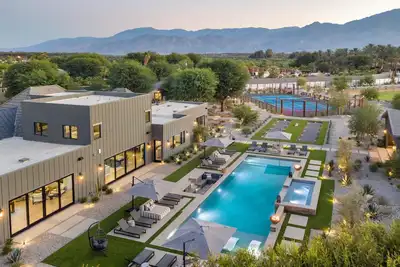 Image de 8bdr Villa | Tennis/Pickleball, Golf Green, Pool House, Gym, Bar | Mesquite38