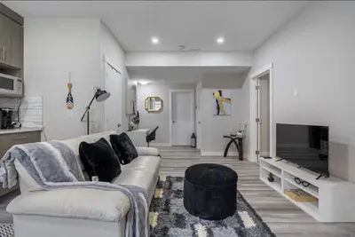 Image de Gorgeous 2 Bedroom 1 Bathroom Guest Suite