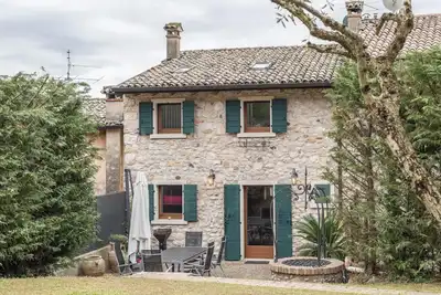 Image de Maison de vacances \"Rustico\" au lac de Garde avec vue sur la montagne & terrasse