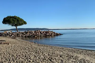 Image de Appartement Duplex à Mèze avec Terrasse et Garage Proche Port et Plage - 2 Clés