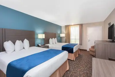 Image de Group Getaway, Universal Studios! Four Comfy Units! Pool, Breakfast, Parking