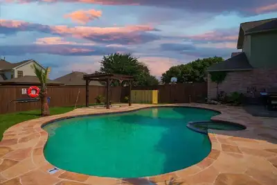 Image de Amazing Modern Spacious Home with Pool