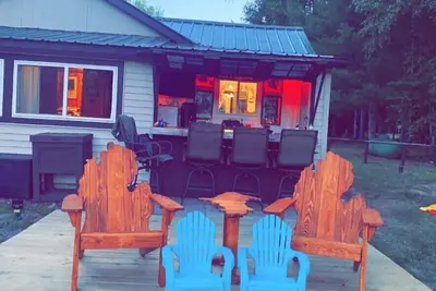 Image de Waterfront Cabin w/ Private Dock & Outdoor Bar near Munising/Manistique