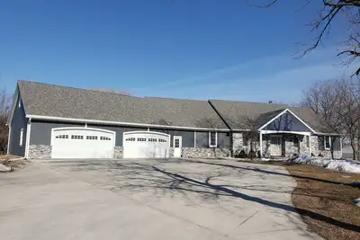Image de 6 Bedroom house on 7 acres