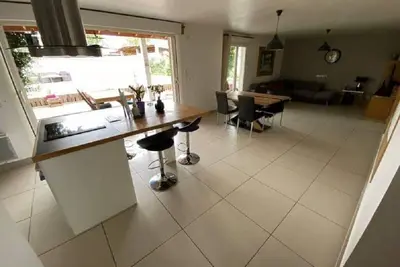 Image de Maison avec piscine terrasse couverte et boulodrome près de Sommières