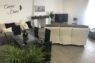 Image de Loue très bel app fabuleux spacieux lumineux  deco modern 75 M2 100 M Du Port