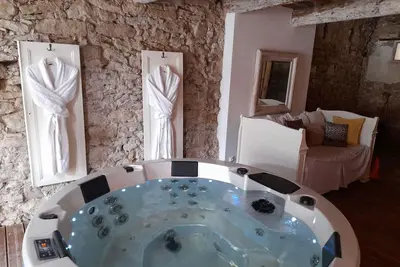 Image de Le gîte de Sainte Valière ( piscine et Spa )