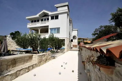 Image de Luxury Villa with pool, jacuzzi, sauna and gym