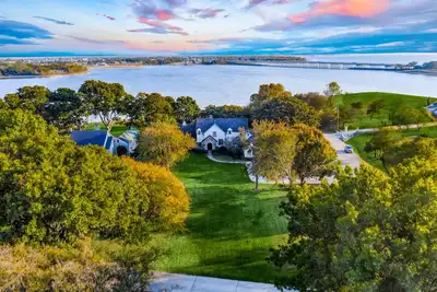 Image de Lakefront hideaway minutes from Dallas!