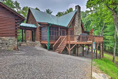 Image de Purlear Luxury, Spacious Log Cabin w/ Mtn Views!