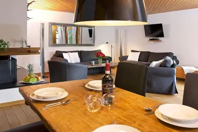 Image de Joli appartement pour 5 personnes avec Tv et balcon