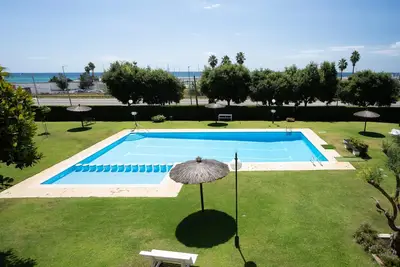 Image de Baix Balis hébergement pour familles. La plage à 5 minutes à pied.
