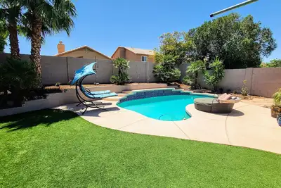 The Perfect Desert Oasis Getaway! Private Pool! !