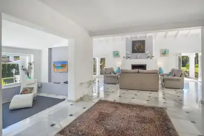 Image de 7 bedrooms villa with private pool in walking distance by Hedovillas Marbella