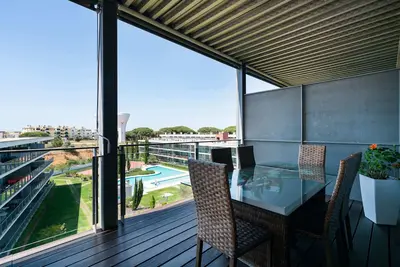 Image de Élégant T1 avec clim, vue piscine et à 5 min. du golf