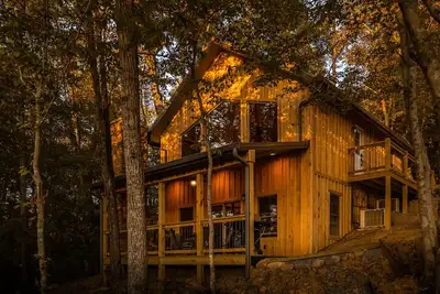 Image de Enjoy Mtn/Rvr Views from Bufflehead Cabin, porch fireplace, 500ft river frontage