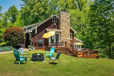Image de River Rock Retreat 3bd/2ba, firepit, wadeable river, 15min from Downtown Bristol
