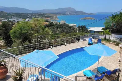 Image de Panoramic views & a Private Pool. Walk to beach & tavernas in Almyrida or Plaka.