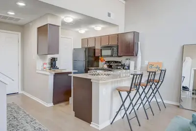 Image de Venice Style Luxury Loft W/ Balcony & Lake Vistas