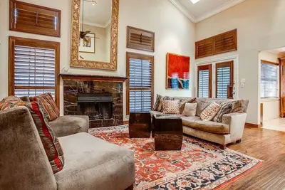 Image de Quiet 2 Br in culdesac! By downtown and Baylor. Walk to food