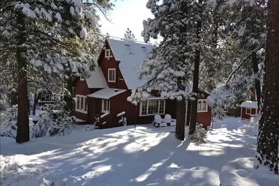 Image de Wrightwood Ski Chalet Writers Retreat