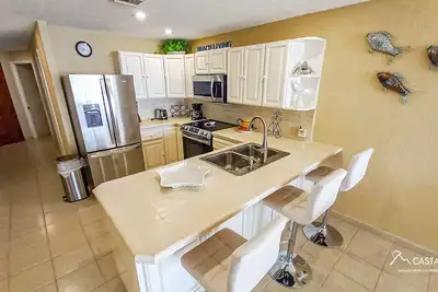 Image de Sonoran Spa W704 - 2 Br Next to the Pool, High Speed Wi-Fi - Beachfront Upper Floor Luxury Condo