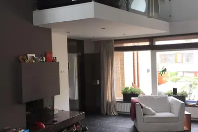 Image de Grote Familiewoning Heel Dicht bij het Strand