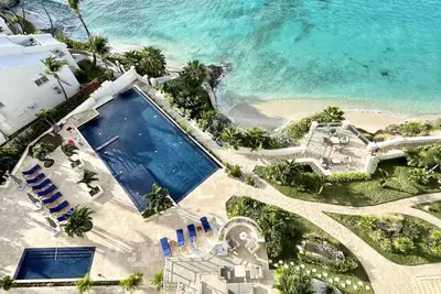 Beachfront luxury 2br apartment The Cliff