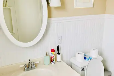 3br home near beach and town!