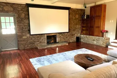 Mountain Retreat - Close to Asheville!