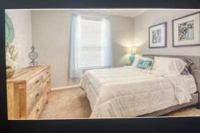 Image de Lovely 1-Bedroom Apartment.