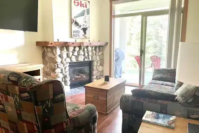 Image de One Bdrm Townhouse | Pool Access | Ski in/out