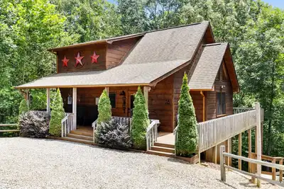 Image de Stunning Mountain Modern Refresh! 3-Story Retreat Gameroom Fireplace Creek
