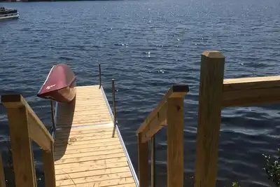 Image de Waterfront home on Forest Lake in Gray, Maine. Perfect for 1 or 2 couples.